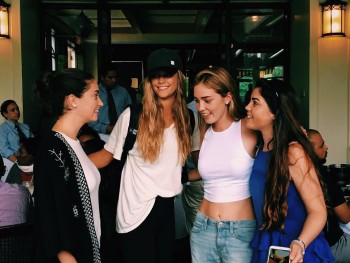 5bae60497785016.jpg