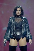 Деми Ловато (Demi Lovato) 'Honda Civic Tour Future Now' at KFC YUM! Center in Louisville, 29.07.2016 (20xHQ) 25acd3500234686