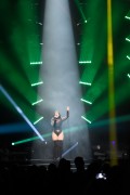Деми Ловато (Demi Lovato) 'Honda Civic Tour Future Now' at KFC YUM! Center in Louisville, 29.07.2016 (20xHQ) 59e470500234697