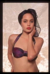 Анджелина Джоли (Angelina Jolie) - 11MQ 692c89502717285