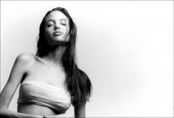  Анджелина Джоли (Angelina Jolie) - Philip Wong  Photoshoot 1991. (7xHQ) 2576e7502734233