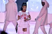 Рианна (Rihanna) MTV Video Music Awards in New York City, 28.08.2016 (27xHQ) 075931503766179