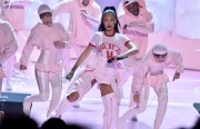 Рианна (Rihanna) MTV Video Music Awards in New York City, 28.08.2016 (27xHQ) A79053503766216