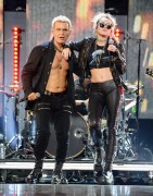 Майли Сайрус (Miley Cyrus) Performing with Billy Idol at the 2016 iHeartRadio Music Festival in Las Vegas, 23.09.2016 (81xHQ) 13f93c506980733