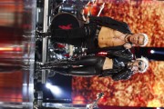 Майли Сайрус (Miley Cyrus) Performing with Billy Idol at the 2016 iHeartRadio Music Festival in Las Vegas, 23.09.2016 (81xHQ) 95df58506980797