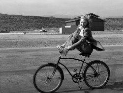 Кейт Бланшетт (Cate Blanchett) Annie Leibovitz PhotoShoot 2004 for US Vogue (4xHQ) 538ce7508006684