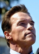 Arnold Schwarzenegger - Various Images (127x)
