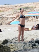 Дженнифер Коннелли (Jennifer Connelly) Seen on the beach in Formentera, 18.08.2016 - 41xHQ E87fac510997192