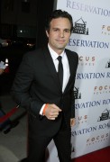 Марк Руффало (Mark Ruffalo) Los Angeles Premiere of Reservation Road held at the Academy of Motion Pictures Arts and Sciences in Beverly Hills, 18.10.2007 - 37xHQ 673074512946471