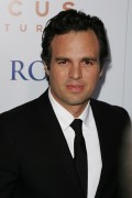 Марк Руффало (Mark Ruffalo) Los Angeles Premiere of Reservation Road held at the Academy of Motion Pictures Arts and Sciences in Beverly Hills, 18.10.2007 - 37xHQ 95854e512946345
