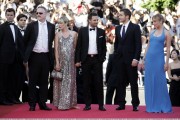 Джейк Джилленхол (Jake Gyllenhaal) 'Zodiac' Premiere & Photocall in Cannes 2007.05.17 - 74xНQ B6ef55512946090