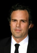 Марк Руффало (Mark Ruffalo) Los Angeles Premiere of Reservation Road held at the Academy of Motion Pictures Arts and Sciences in Beverly Hills, 18.10.2007 - 37xHQ F010c7512946540