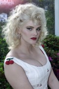 Анна-Николь Смит / Anna Nicole Smith - разные фото 0cdee1513477103