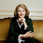 Шарлотта Рэмплинг (Charlotte Rampling) photoshoot (7xHQ) 0ca51f517200692