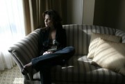 Нив Кэмпбелл (Neve Campbell) Jeff Vespa - 'When Will I Be Loved' Portraits, 10.09.2004 - 18xHQ 04f803517453791