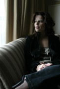 Нив Кэмпбелл (Neve Campbell) Jeff Vespa - 'When Will I Be Loved' Portraits, 10.09.2004 - 18xHQ 7aa32f517453795