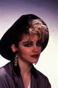 Мадонна (Madonna)  Joe Bangay photoshoot, London, 1982 - 15xHQ 97e77a517690729