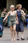 Джери Холливелл, Блюбелл (Geri Halliwell, Bluebell) visits London Zoo with her daughter Bluebell Madonna and her mother at London Zoo on July 21, 2010 in London, England - 9xHQ 792a00517898694