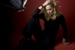 Мадонна (Madonna)   Annie Leibovitz - Vanity Fair ca 2007 - 12xHQ 86f3cc517904182