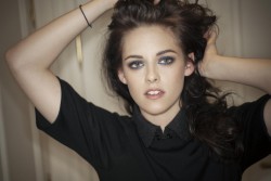 Кристен Стюарт (Kristen Stewart) Cannes photoshoot - 2012 (2xHQ) 0208e4518051271