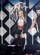 Бритни Спирс (Britney Spears) Performing At 102.7 KIIS FM's Jingle Ball In Los Angeles, 02.12.2016 - 149xHQ A09bc1518669764