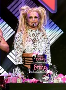 Бритни Спирс (Britney Spears) Performing At 102.7 KIIS FM's Jingle Ball In Los Angeles, 02.12.2016 - 149xHQ D46052518668217