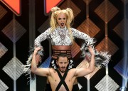 Бритни Спирс (Britney Spears) Performing At 102.7 KIIS FM's Jingle Ball In Los Angeles, 02.12.2016 - 149xHQ E89455518668002
