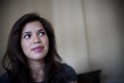 Америка Феррера (America Ferrera) Portrait Session at The Four Seasons Hotel, Los Angeles, 02.21.2010 - 6xHQ Eee24a518662037