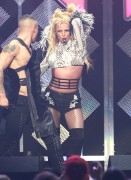Бритни Спирс (Britney Spears) Performing At 102.7 KIIS FM's Jingle Ball In Los Angeles, 02.12.2016 - 149xHQ 94384b518670022