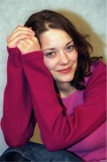 Марион Котийяр (Marion Cotillard) портрет к фильму 'Une femme piegée', на 2nd Luchon Film & TV Festival, 2001 (4xHQ) 017065518799780