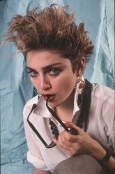 Мадонна (Madonna)  Laura Levine Photoshoot 1982 - 6xHQ 5d346f518833022