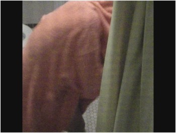 DSCN9609a voyeur 20070731 lynn nude after shower nipples pu...
