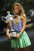 Виктория Азаренко (Victoria Azarenka) Australian Open Champion Photocall (Melbourne, 29.01.2012) (60xHQ) Da6f1f519770922